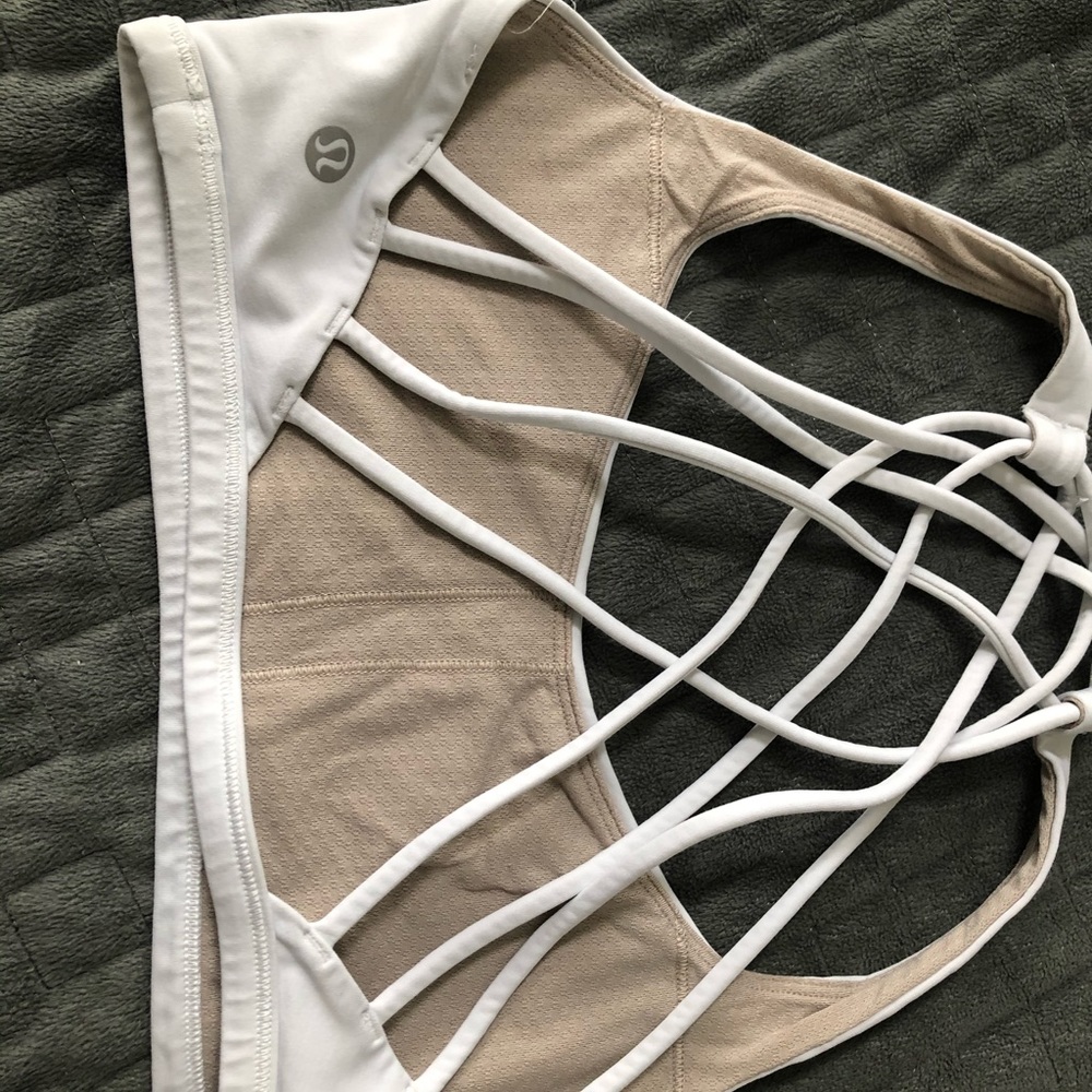 Lululemon crisscross sports bra size 6.
